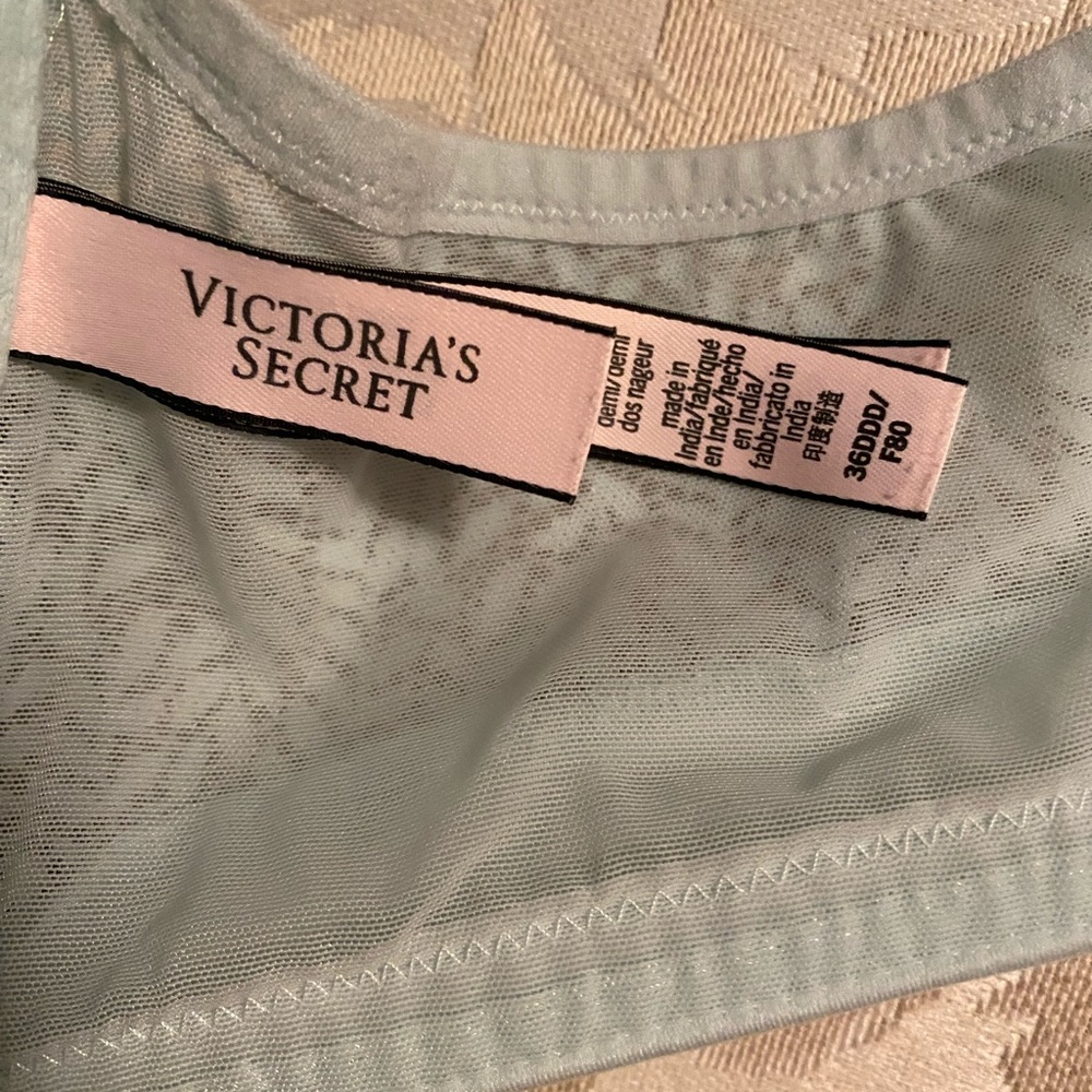 Victoria’s Secret racer back demi bra. Size 36DDD. - Picture 3 of 4